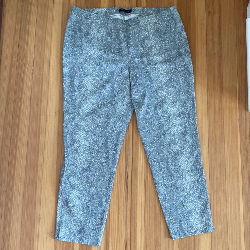 Capris with side zipper.  snakeskin design.  Grey and off white